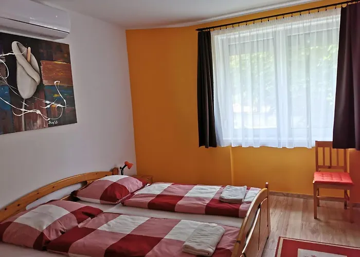 Guest house Glazer Szallas 3*